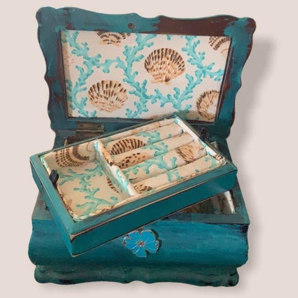 Vintage Rustic Sea Shell Themed Jewelry Box - Picture 3 of 7